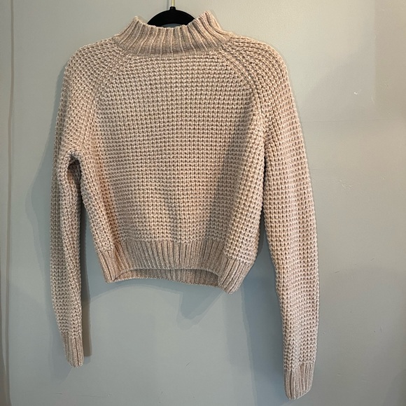 Divided Sweaters - Brand: divided Size M sweater